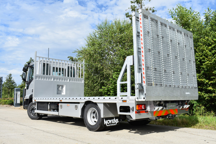 Open Laadplateau Iveco Oprijramp Dhollandia Omct Vuurvast Averbod (10)