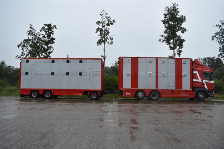 Opmaken Veelaadkast Irma Aanhangwagen Poll Veetransport (2) 2