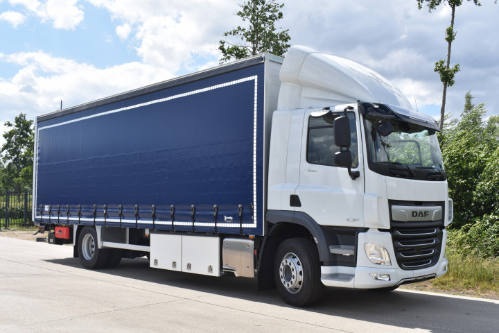 Schuifzeilopbouw Huifopbouw Daf Berlaar Transport Carrosseriebouw (1)