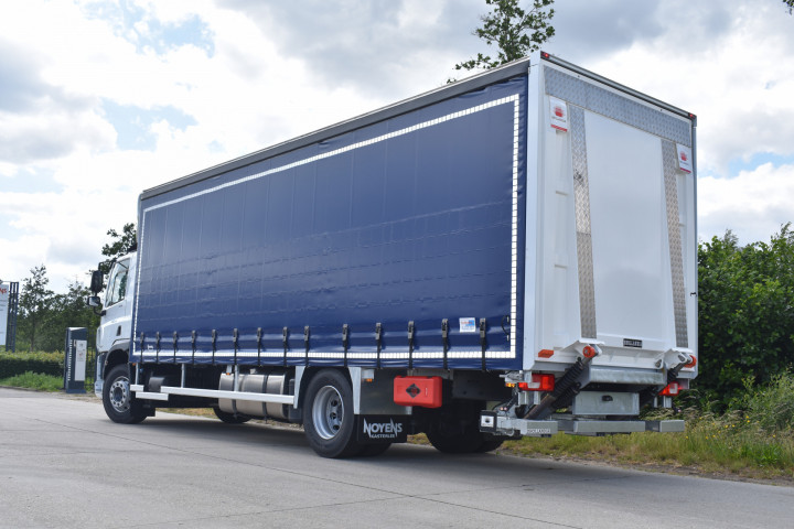 Schuifzeilopbouw Huifopbouw Daf Berlaar Transport Carrosseriebouw (24)