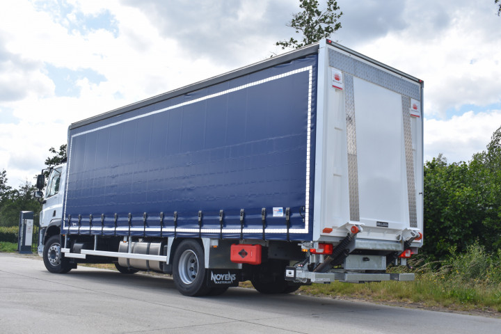 Schuifzeilopbouw Huifopbouw Daf Berlaar Transport Carrosseriebouw (25)