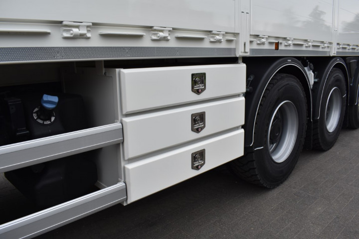 Smet Grondboringen Dessel Man Copma 530 Lier Winch Laadbak Carrosseriebouw (12) (middel)