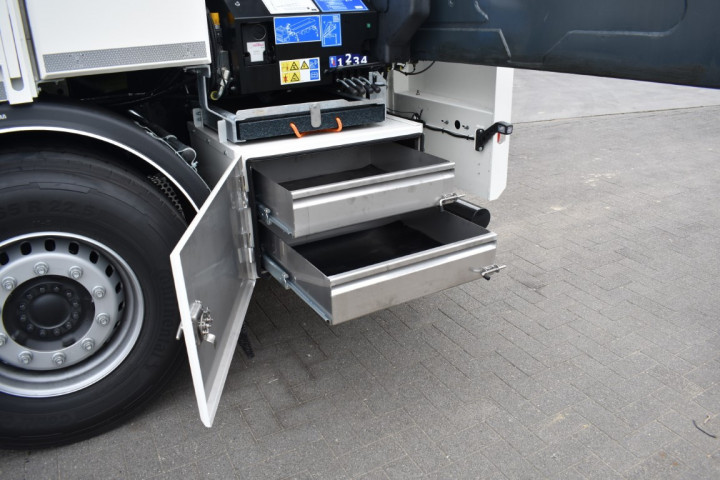 Smet Grondboringen Dessel Man Copma 530 Lier Winch Laadbak Carrosseriebouw (14) (middel)