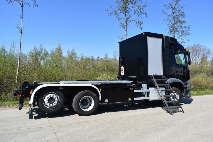 Vrachtwagenopbouw Containersysteem Koffer Rolluik Tuinwerken Mercedes (34) 2