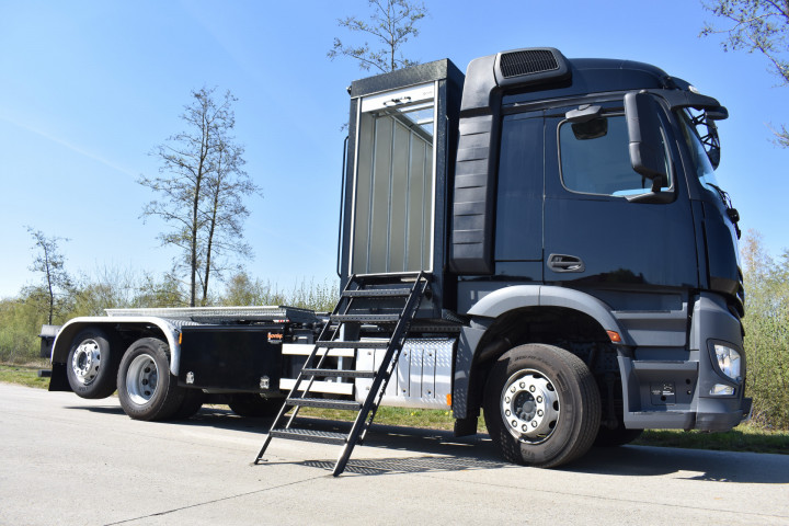 Vrachtwagenopbouw Containersysteem Koffer Rolluik Tuinwerken Mercedes (7) 2