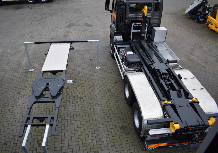 Wisselsysteem Haaksysteem Koppelschotel Grondwerken Geert Geukens Man Busi Group Geel (1)a 2